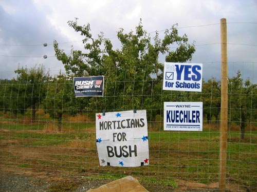 Morticians for Bush: signs near Hood River, Oregon